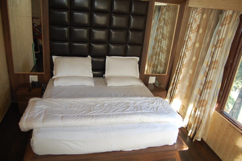 Hotel Zahgeer Continental Gulmarg Habitación foto